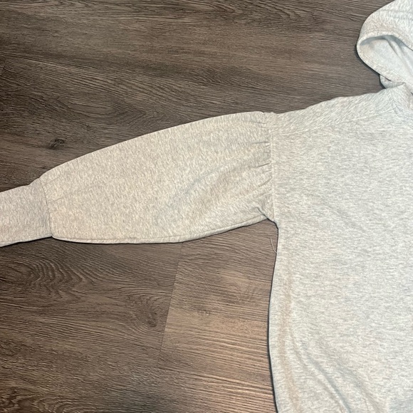 Xhilaration gray sweatshirt with puff sleeves - Picture 2 of 3